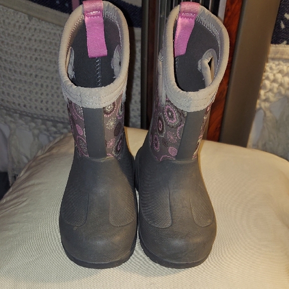 Bogs Kids' Gray and Pink Patterned Snow Boots SIZE 7 TODDLER - Picture 2 of 6